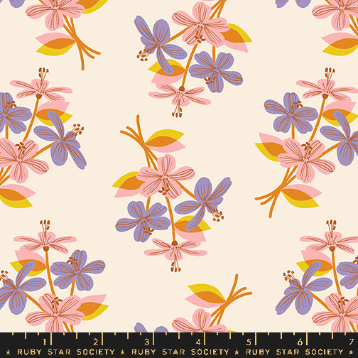 2 Yard Remnant of Nosegay in Natural | Favorite Flowers
