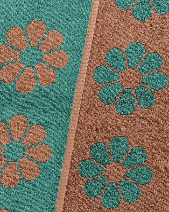 Baggu Bath Towel Sage Daisy