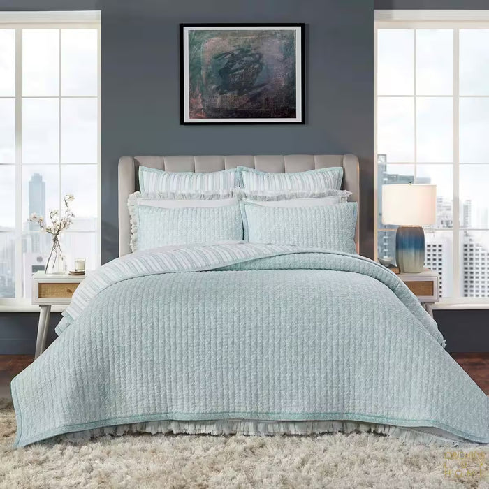 Serenity Printed Reversible Quilt in Sage - King